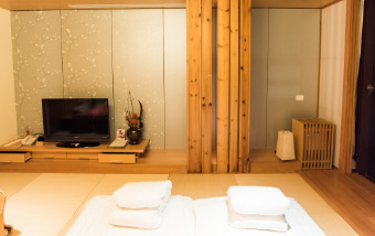 Japanese-style room